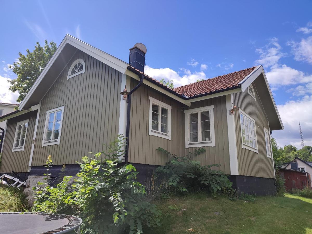 Villa I Norrtaelje Bagian luar foto